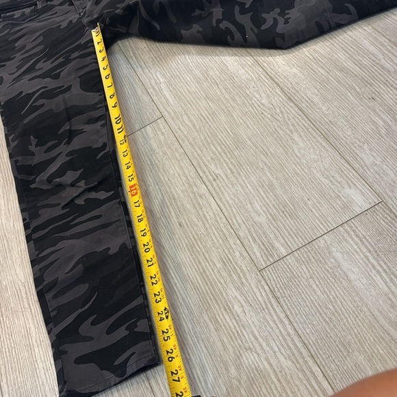 Levi's Women's 721 Ankle High-Rise Skinny Camo Jeans Black Dark Grey size 28 - Picture 8 of 11